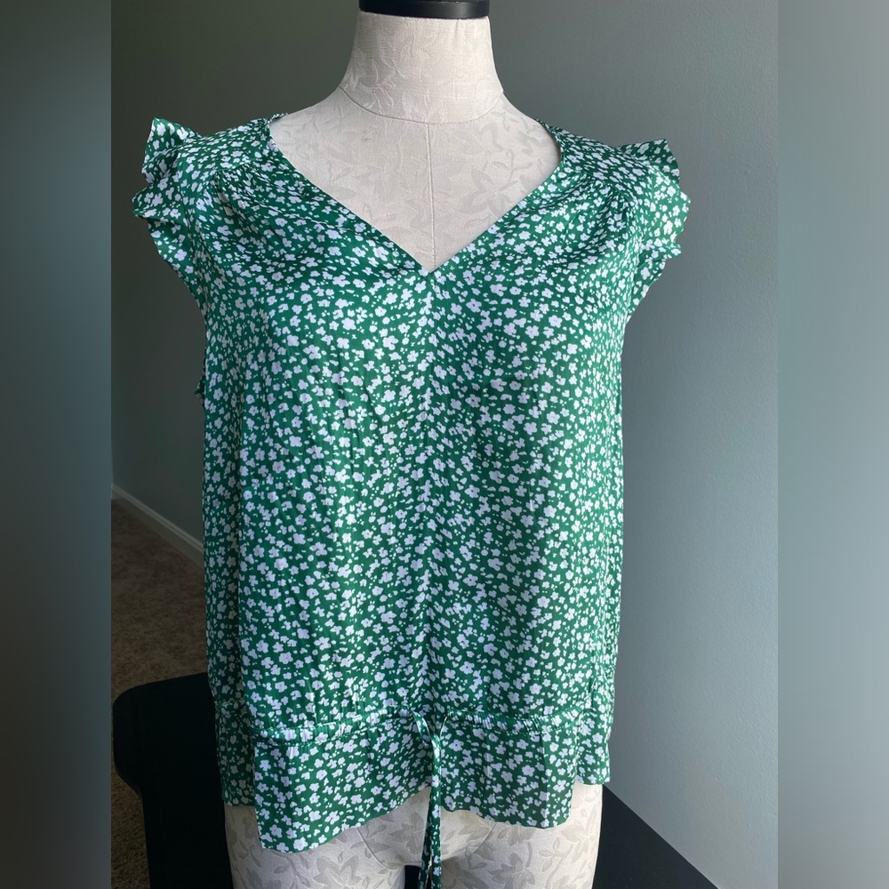 NWT Banana Republic Women's M Green Blouse with White Flowers